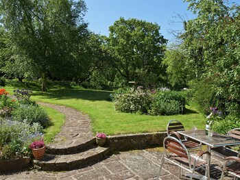 Historic Holiday Home In Llangynidr With Private Garden - Holiday homes with Pet Rooms in Crickhowell