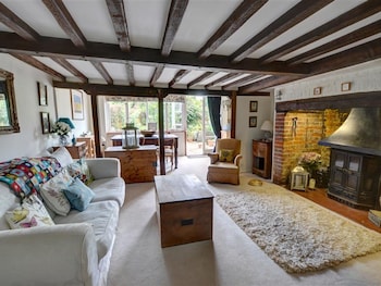 Charming Holiday Home In Cranbrook With Fireplace - Holiday homes with Pet Rooms in Cranbrook