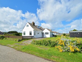 Cozy Holiday Home In Widemouth Bay With Large Garden - Holiday homes with Pet Rooms in Bude