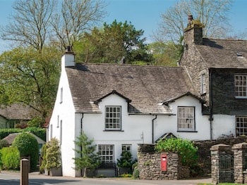 Vintage Holiday Home At Clappersgate District With Fireplace - Holiday homes with Pet Rooms in Ambleside