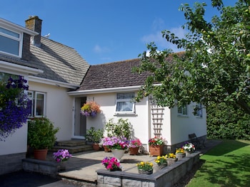 Delightful Holiday Home In Cornwall With Garden - Holiday homes with Pet Rooms in Padstow