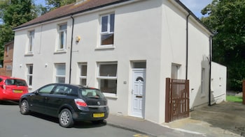 3-bed House In Sittingbourne, Dw Lettings, 30br - Holiday homes with Pet Rooms in Sittingbourne