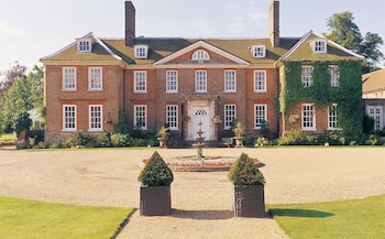 Chilston Park Hotel - Hotels with Pet Rooms in Maidstone