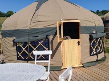 Meadow View Yurt Just Outside Looe - Cabins & lodges with Pet Rooms in Looe