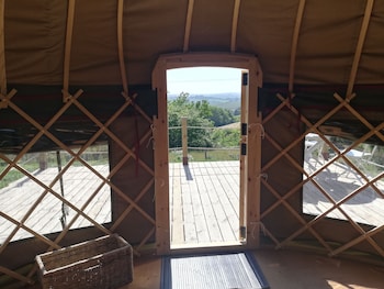 Paddock View Yurt Just Outside Looe - Cabins & lodges with Pet Friendly Rooms in Looe