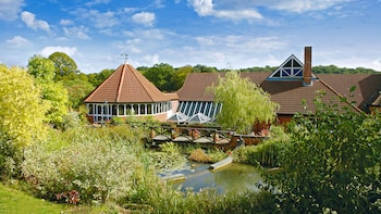 Donnington Valley Hotel And Spa - Hotels with Pet Rooms in Newbury