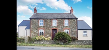 Stunning New 4 Bed Cottage Heart Of Pembrokeshire - Cottages with Pet Rooms in Haverfordwest