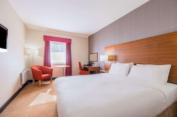 Clarion Cedar Court Wakefield Hotel - Hotels with Pet Rooms in Wakefield