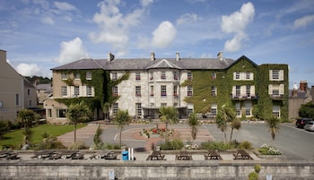 The Bulkeley Hotel - Hotels with Pet Rooms in Beaumaris