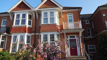 Gorgeous 4-bed House In Bexhill-on-sea, Sea Views - Holiday homes with Pet Rooms in Bexhill-on-Sea