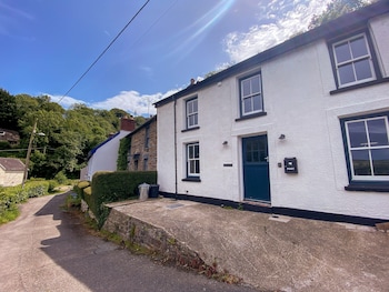 Trefaes Cottage   St Dogmaels - Cottages with Pet Friendly Rooms in Cardigan