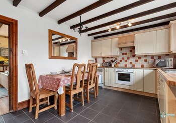 1 Lambston Cottage, Haverfordwest - Cottages with Pet Rooms in Haverfordwest