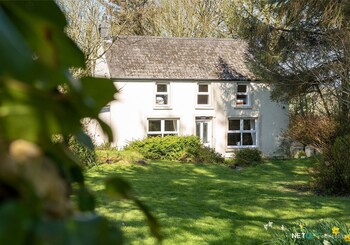 Stone Hall Mill Cottage, Welsh Hook - Cottages with Pet Rooms in Haverfordwest