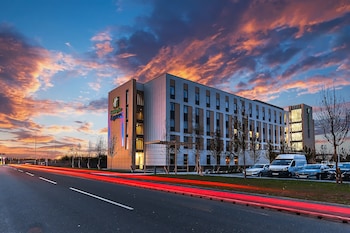 Holiday Inn Express Bicester, An Ihg Hotel - Hotels with Pet Rooms in Bicester