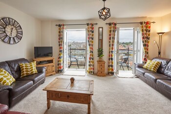 Harbour View House - Apartments with Pet Friendly Rooms in Whitby