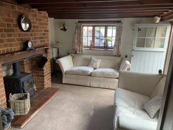 Cosy North Norfolk Cottage With Wood-burner - Holiday homes with Pet Rooms in Norwich