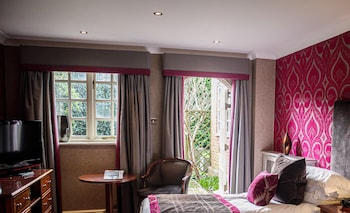 Langshott Manor - Hotels with Pet Rooms in Horley