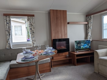 Caravan Nearby Hastings, Coghurst Hall Park - Holiday homes with Pet Rooms in Hastings