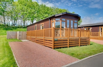 Stunning 3-bed Hot Tub Lodge, Northumberland - Holiday homes with Pet Rooms in Morpeth