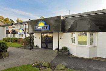 Days Inn By Wyndham Fleet M3 - Hotels with Pet Friendly Rooms in Fleet