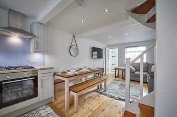 Oasis Cottage - Holiday homes with Pet Friendly Rooms in Whitby