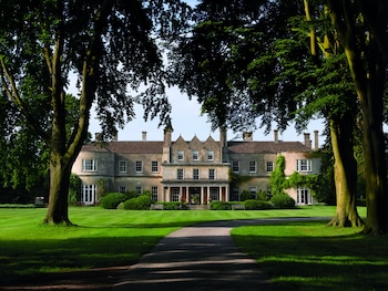 Lucknam Park Hotel & Spa - Hotels with Pet Rooms in Chippenham