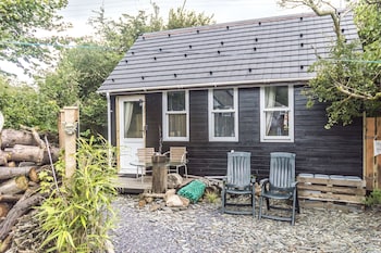 Holey Moley Lodge   2 Bedroom - Holiday homes with Pet Friendly Rooms in Narberth