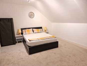 Grace Apartments - Living Spring 1 - Apartments with Pet Rooms in Ashford