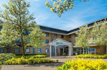 Holiday Inn Express Milton Keynes, An Ihg Hotel - Hotels with Pet Rooms in Milton Keynes