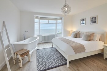 Solimar House - Holiday homes with Pet Rooms in Whitby