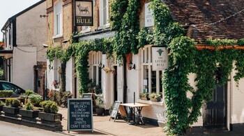 Plum Guide - Malt & Hop - Apartments with Pet Rooms in Tonbridge