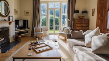 Plum Guide   Lee Bay - Holiday homes with Pet Friendly Rooms in Woolacombe