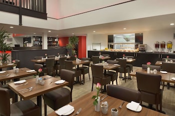 Ramada By Wyndham Oxford - Hotels with Pet Friendly Rooms in Oxford