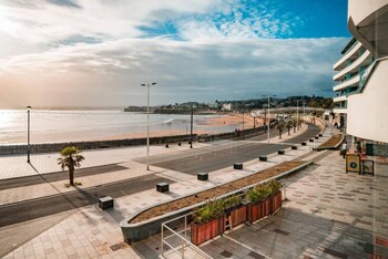 Sandybanks - Style On Promenade Stunning Views - Apartments with Pet Rooms in Torquay