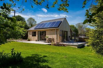 Sunnybrook - Carbon Neutral Eco House Near Beach - Holiday homes with Pet Rooms in Teignmouth