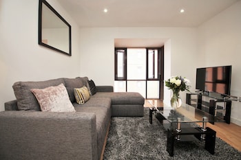 Celador Apartments - Tamar House - Apartments with Pet Rooms in Reading