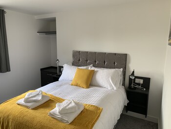 Marylebone By Pureserviced - Apartments with Pet Friendly Rooms in Plymouth