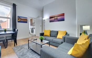 Modern First Floor Newcastle Apartment - Apartments with Pet Friendly Rooms in Newcastle-upon-Tyne