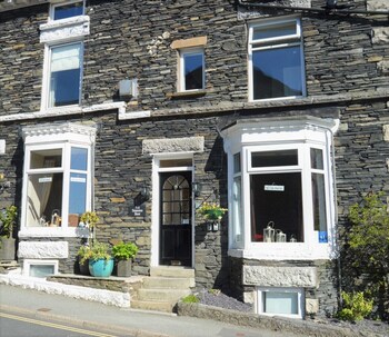 4 Bedroom Town House - Holiday homes with Pet Friendly Rooms in Windermere