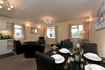 The Mews In Dartmouth - Apartments with Pet Friendly Rooms in Dartmouth