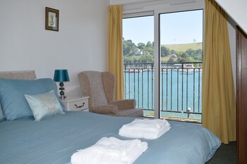 Riverside 3 In Dartmouth - Apartments with Pet Friendly Rooms in Dartmouth