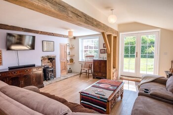 The Old Butchers Shop, Bramfield - Holiday homes with Pet Rooms in Halesworth