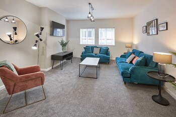 Endeavour I - Apartments with Pet Rooms in Whitby