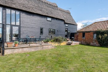 Granary Cottage, Valley Farm Barns Snape, - Cottages with Pet Rooms in Saxmundham