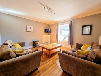 Cromarty Apartment Near City Center - Apartments with Pet Rooms in Inverness