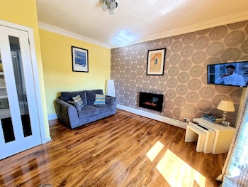 Fraser Apartment Near City Center - Apartments with Pet Rooms in Inverness