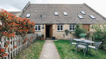 Plum Guide - Old Mill Barn - Apartments with Pet Rooms in Chipping Campden