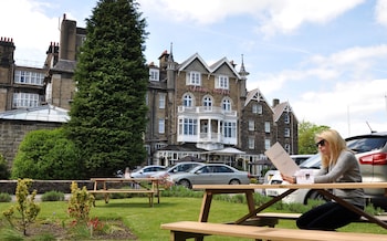 Cairn Hotel - Hotels with Pet Friendly Rooms in Harrogate