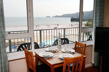 Mermaid Apartment - Sea Front Apartment With Views - Apartments with Pet Rooms in Saundersfoot