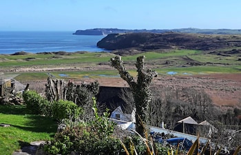 The Cwtch - Luxury Cottage Sea Views Pet Friendly - Apartments with Pet Rooms in Tenby